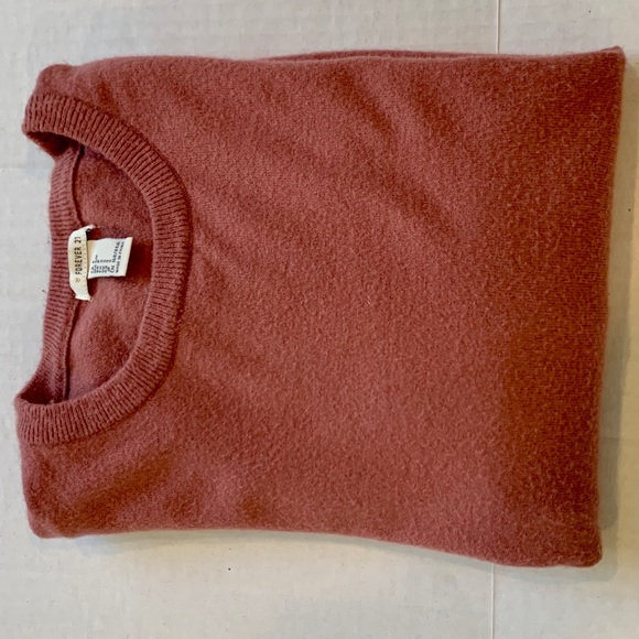 Forever 21 sweater with white stripes on sleeve - Picture 6 of 6